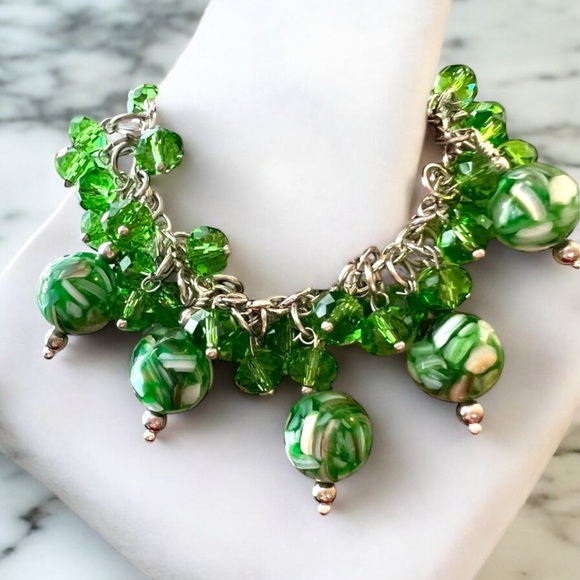 Green glass and swarovski crystal charm bracelet. Recycled green bottle glass. - Picture 3 of 16